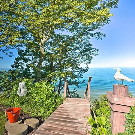 Modern Lake Michigan Home With 3 Lakefront Decks!